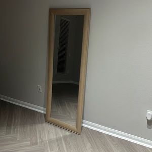 Floor mirror